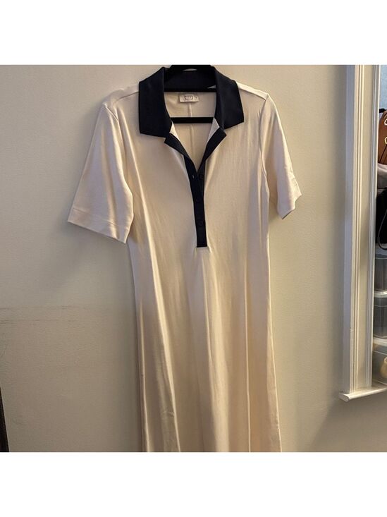 AYR Dresses & Skirts - AYR Ivory and Navy Long Sleeve Dress